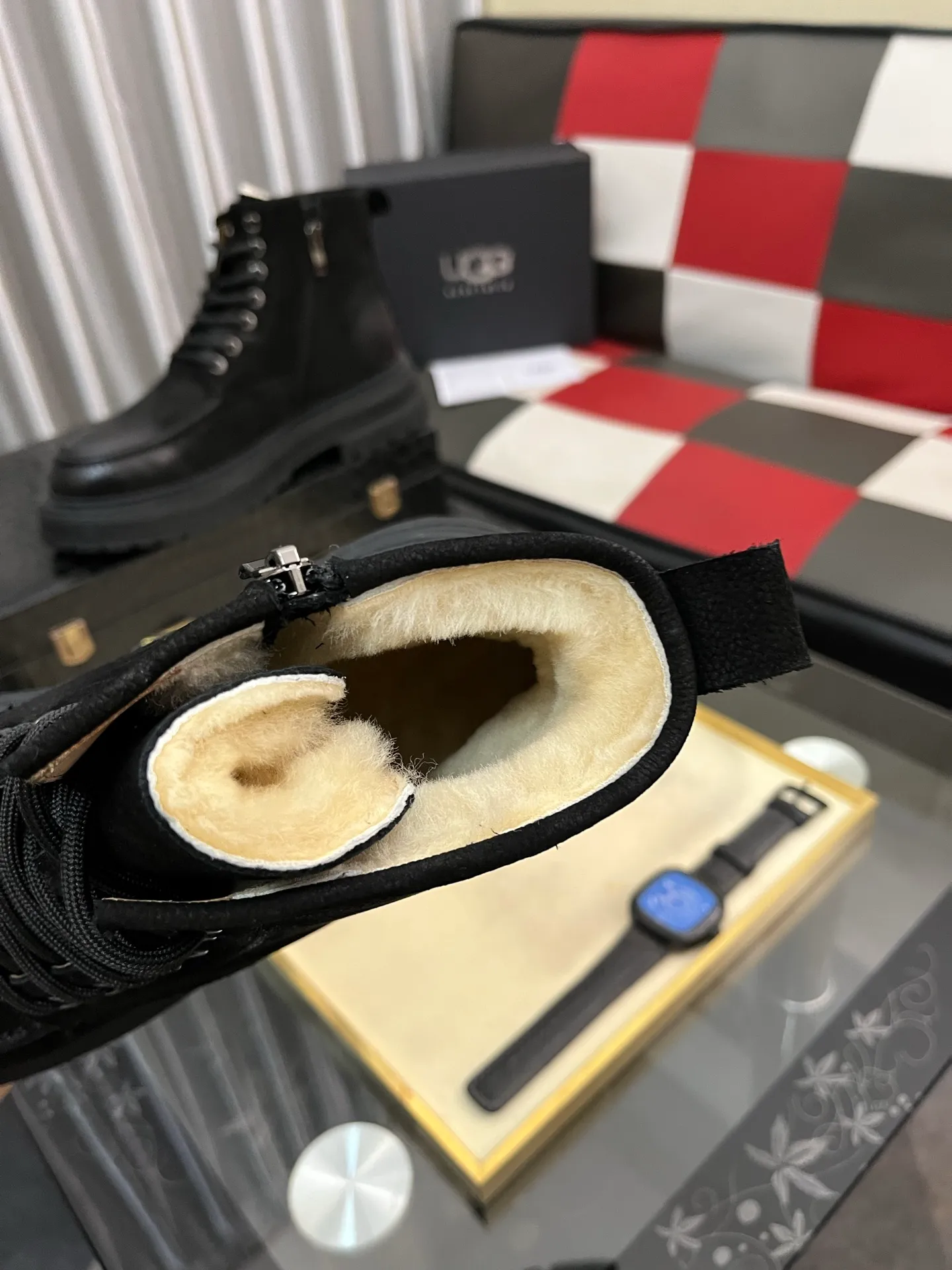 Men's Men's Shoes 💰660⌚️⌚️New UGG fur-integrated men's simple and fashionable snow shoes. The most worth buying at the end of this year are warm casual shoes. Whether you are out and about at home, their comfortable and warm performance will be your most suitable fashion companion! The material is cowhide upper and imported wool is used inside. Two layers of cowhide for warmth and comfort! The eva+ rubber patch outsole is cushioned, wear-resistant, and has good elasticity. It is light and wear-resistant, comfortable and soft, and the new simple cut is more fashionable. It has both practicality and fashion sense, so you no longer have to worry about how to match it in winter, while still maintaining fashionable taste. High-quality genuine wool produced in Dongguan. The material depends on the details! Size: 38-39-40-41-42-43-44-45